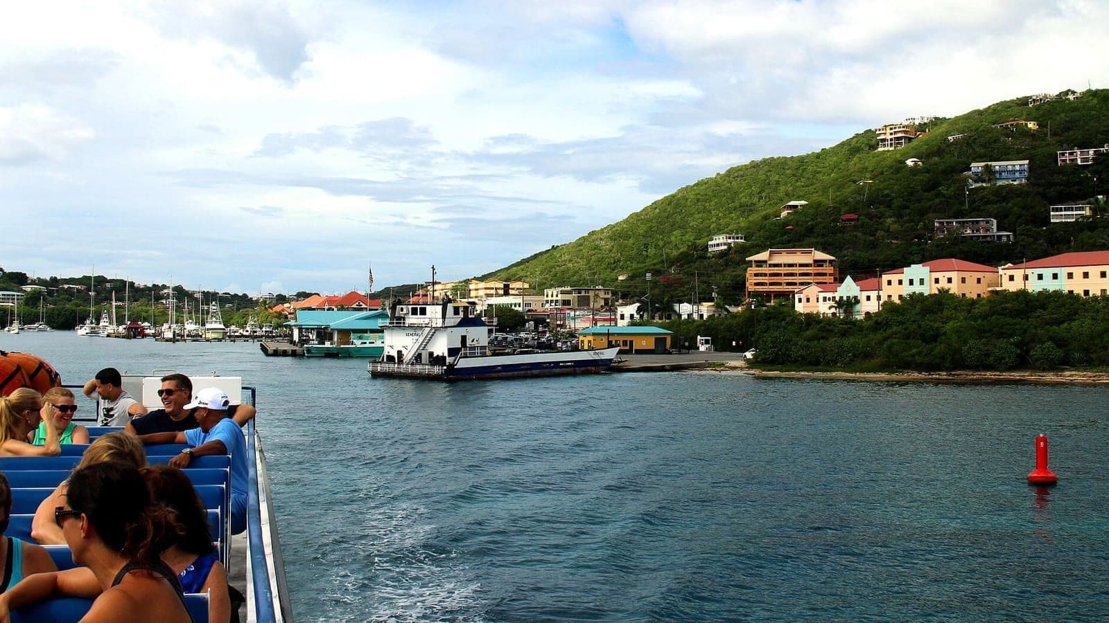 Red Hook, St. Thomas, vu depuis le ferry